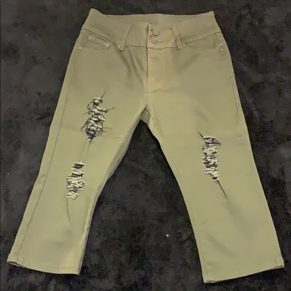 Olive green capris - Picture 4 of 4
